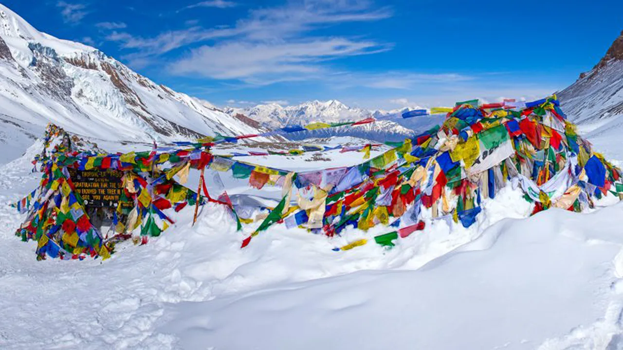 Annapurna Circuit Trek with Tilicho Lake – 15 Days