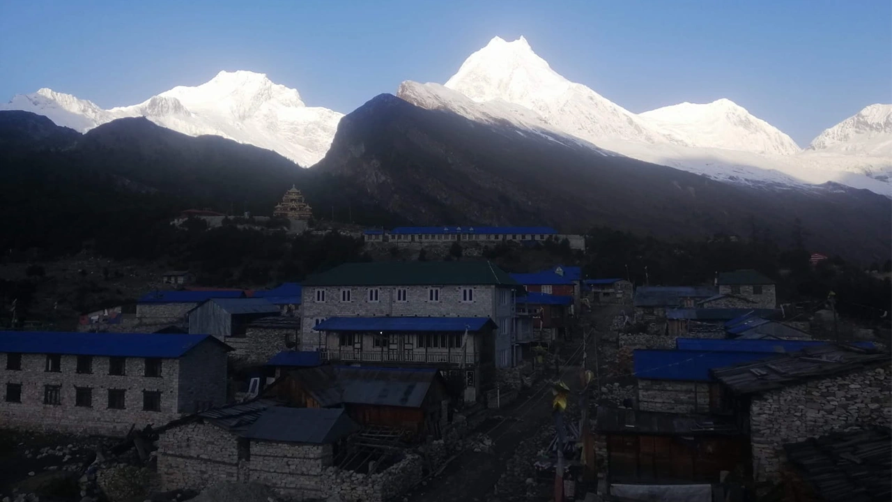 Manaslu Circuit Trek – 15 Days